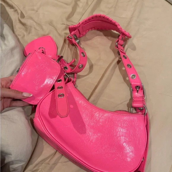 Hot pink shoulder bag - Picture 2 of 3